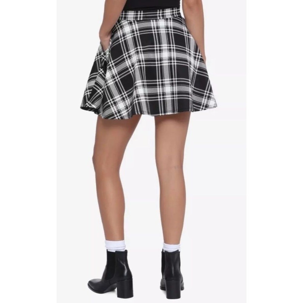 Hot Topic | NWT Black & White Plaid O-Ring Skater Skirt Pockets, Junior’s Medium - Picture 10 of 12
